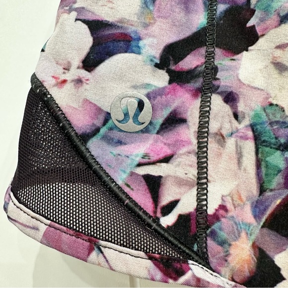 Lululemon Hotty Hot Short II 2.5" Utopia Multi Deep Phantom Black Purple White 6 - Picture 3 of 12